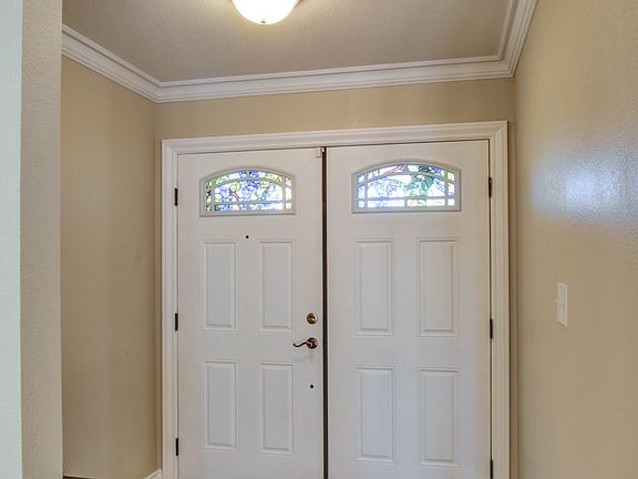 3rd image of 1825 E Loma Vista Dr