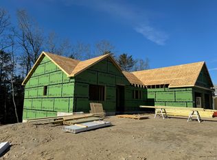 38 Forest Glen Ln, Topsham, ME 04086