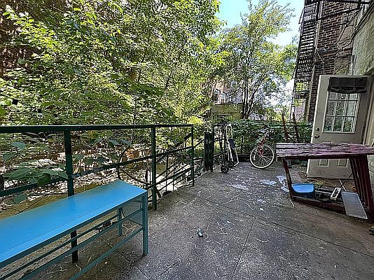 2nd image of 5 Spencer Ct APT 1B