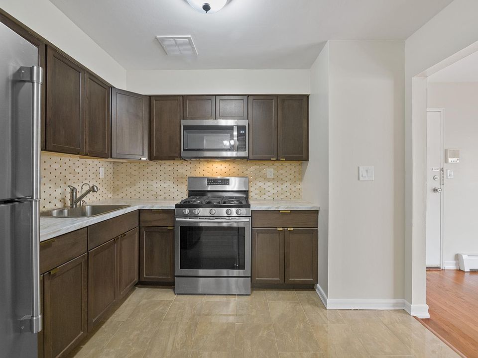 1st image of 292 Hoover Ave APT 7