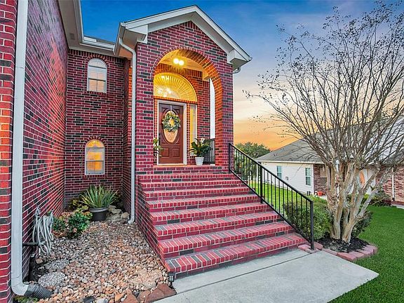 4th image of 137 Cove Cir
