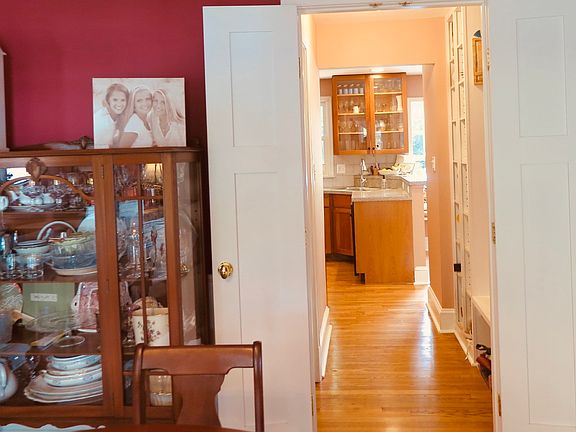 Dining Room passes through drop zone to kitchen.