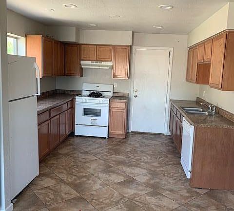 2nd image of 2101 E Burgess Ln