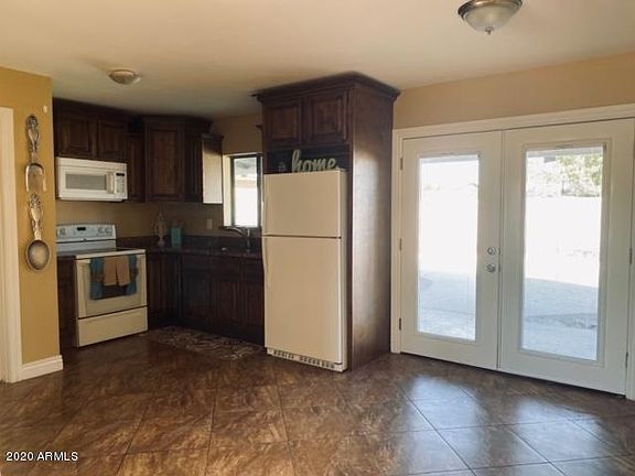 4th image of 1053 S Cochise Cir