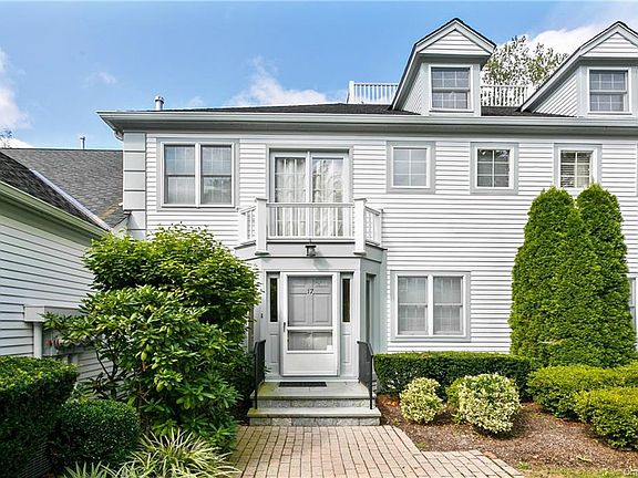 2nd image of 17 Brook Hills Cir