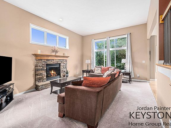 3rd image of 2206 Maplerow Ave NW