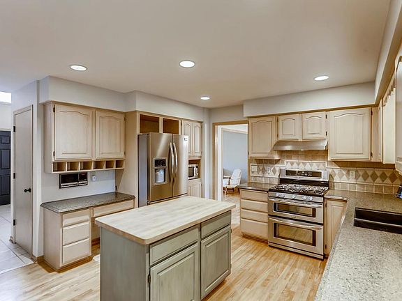 5th image of 5226 Lakeview Ave