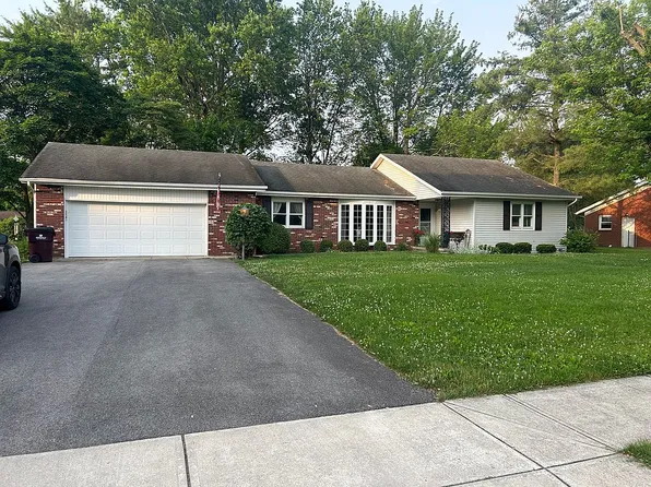 427 E Lima Ave, Ada, OH 45810