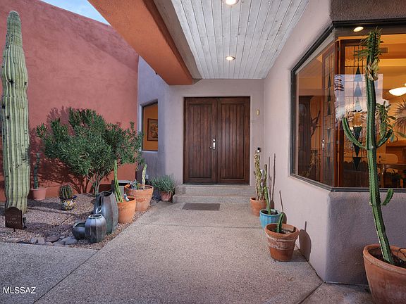 3rd image of 5136 N Calle Bosque