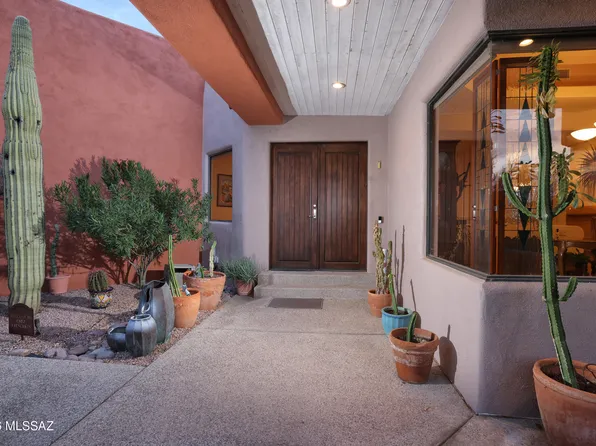 5136 N Calle Bosque, Tucson, AZ 85718