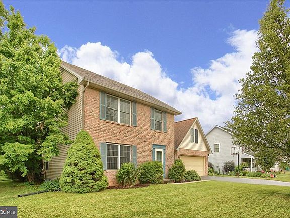 2nd image of 21 Woodview Dr