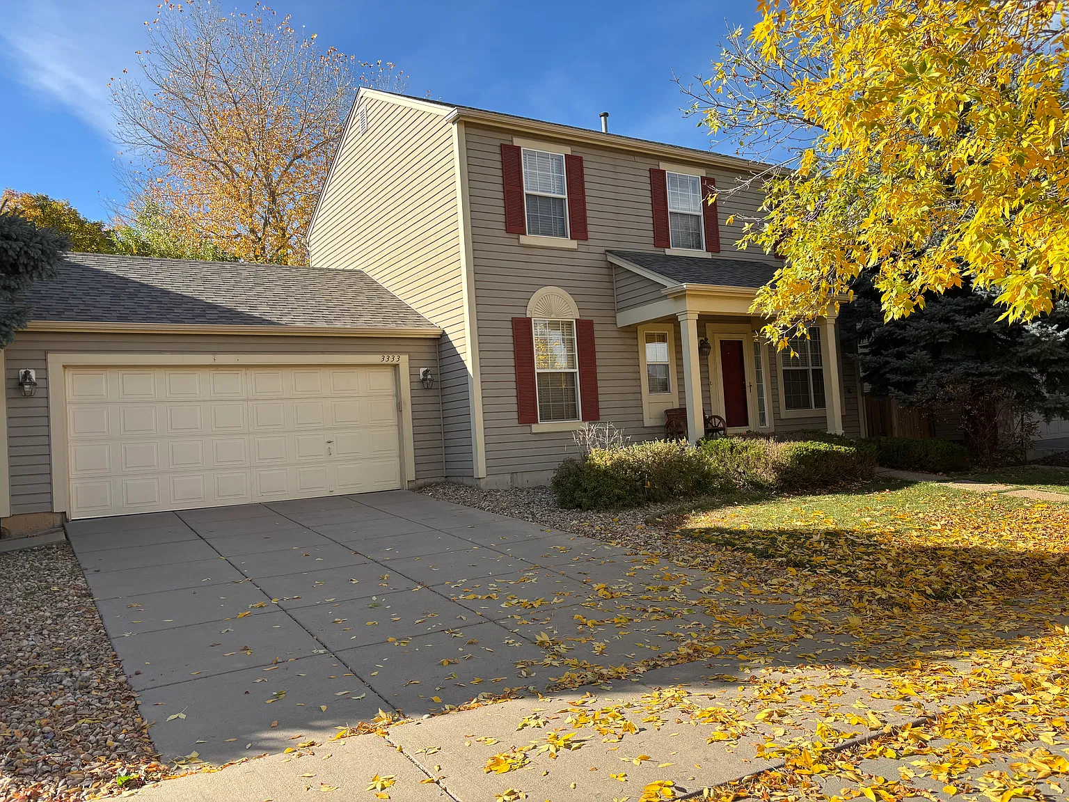 3 bed, 2.5 bath, 1739 sqft, $3,400 — Photo 2