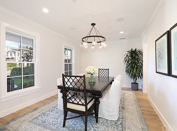 4th image of 418 Redlands Ave