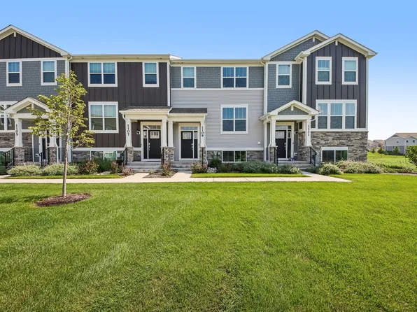 1109 Atterberg Rd #4102, South Elgin, IL 60177