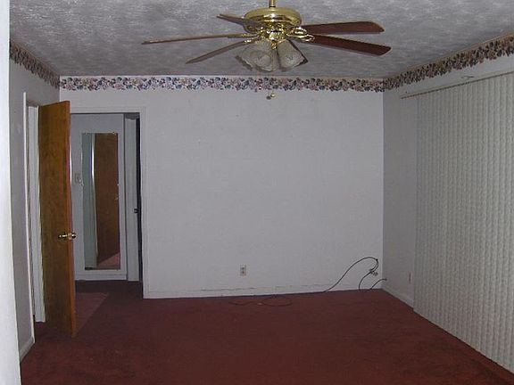 2nd image of 920 N University Blvd
