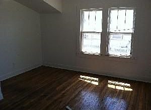 3rd image of 709 S Ave B