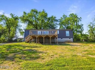 135 Gamble Ln, La Follette, TN 37766