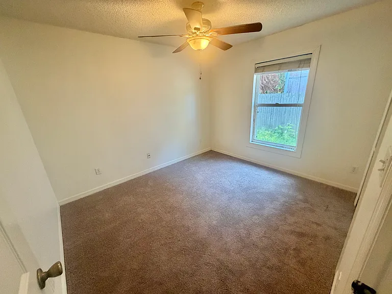 544 Tall Oaks Ter — Photo 8