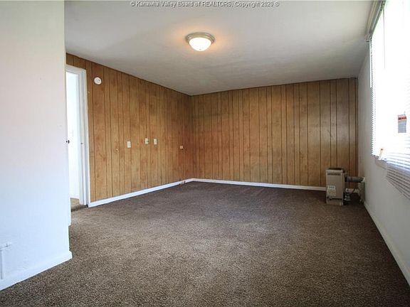 4th image of 2105 1/2 Washington St W