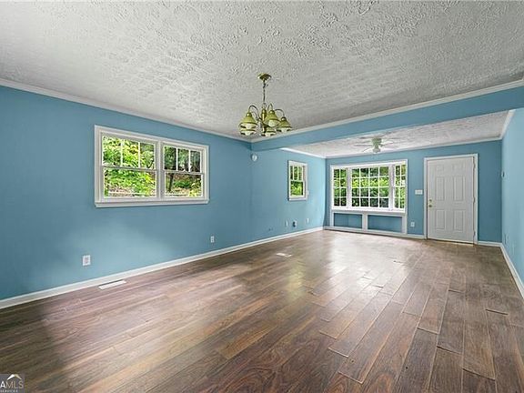 5th image of 4445 Woodhaven Dr
