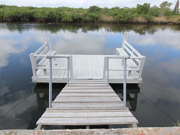 4th image of 13427 Starfish Dr