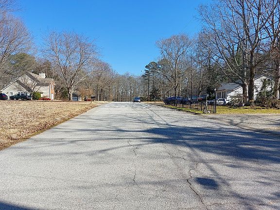 4th image of 1901 Shady Creek Ln