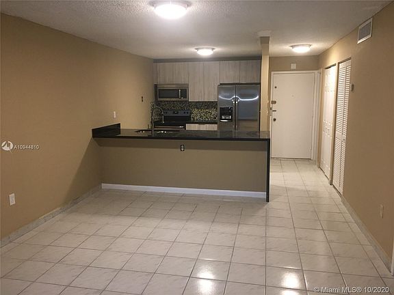 3rd image of 555 NE 123rd St APT 216-B
