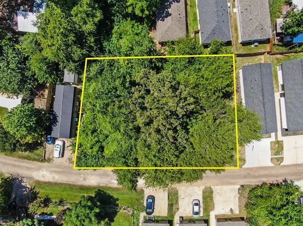 11547 Persimmon St, Willis, TX 77318