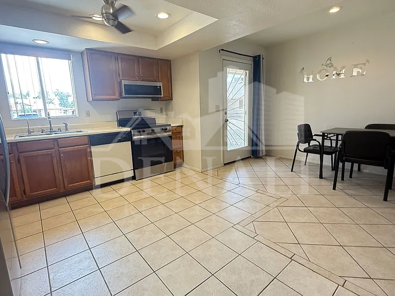 1612 Leisure World — Photo 3