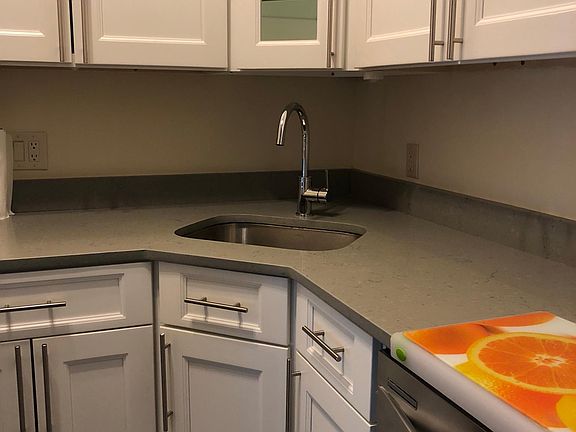 3rd image of 382 N Broadway