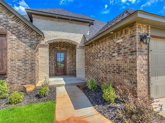 3rd image of 3001 Chesterfield Pl