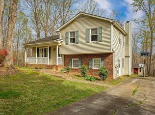 5300 Bent Tree Ct, Pfafftown, NC 27040