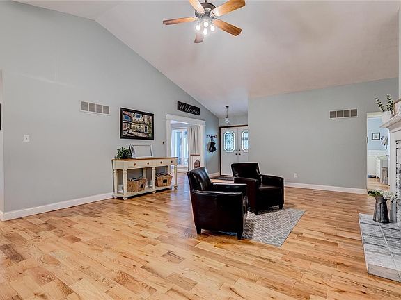4th image of 5 Meditation Way Ct