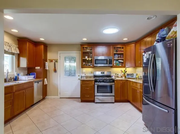 3517 Calavo Dr, Spring Valley, CA 91978