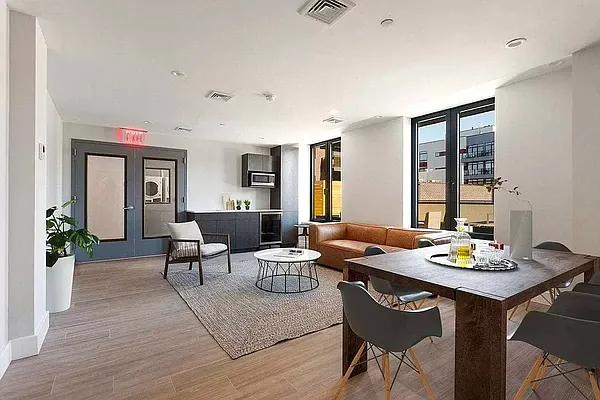 Rented by Modern Spaces | media 7