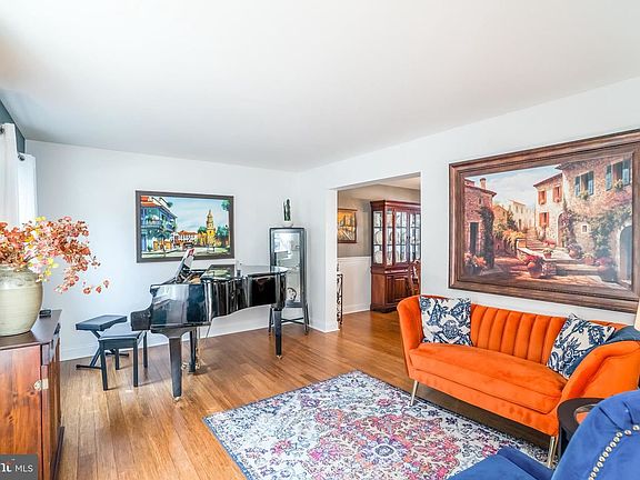3rd image of 231 Amanda Ln