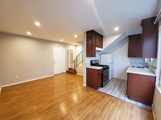 2nd image of 5836 Harold Way APT 5