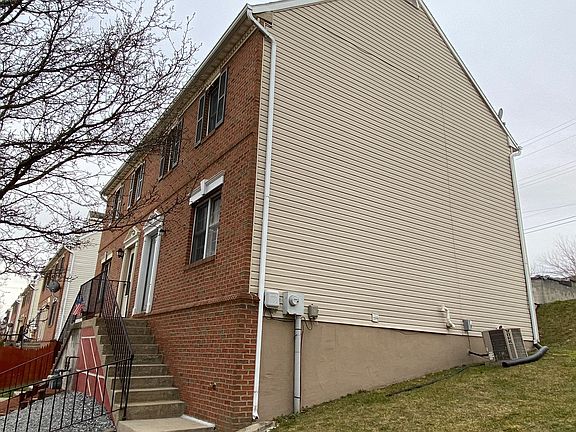 3rd image of 819 Donnelly St