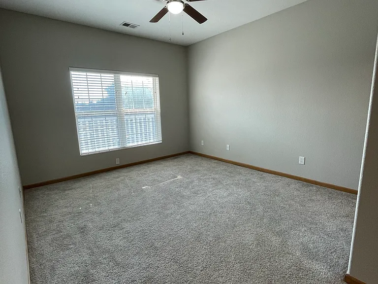 Standard-Style Layout Bedroom