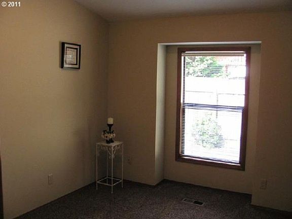 4th image of 9505 NE 83rd Cir