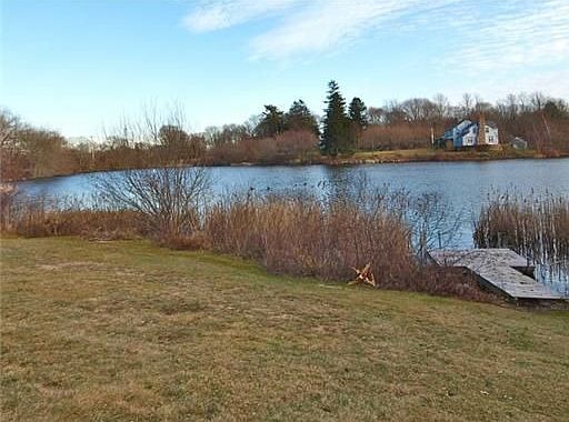 4th image of 95 Lakewood Dr