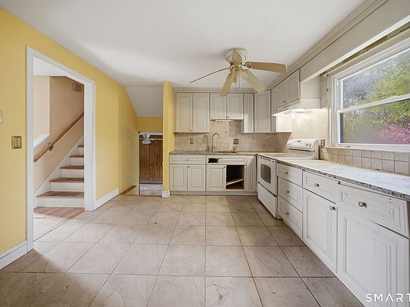 2nd image of 218 Woodland Avenue