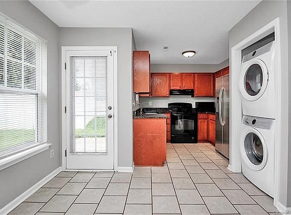 4th image of 304 Amir Cir