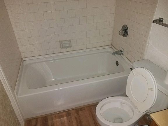 2nd image of 2409 Santa Cruz Ln