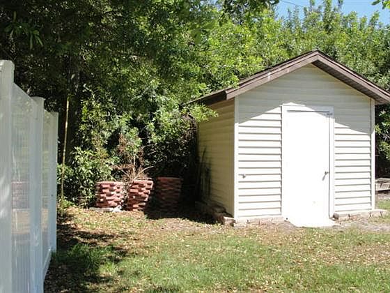 1st image of 2560 Shamrock Dr