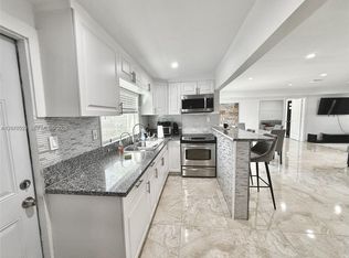 947 NE 149th St #0, Miami, FL 33161
