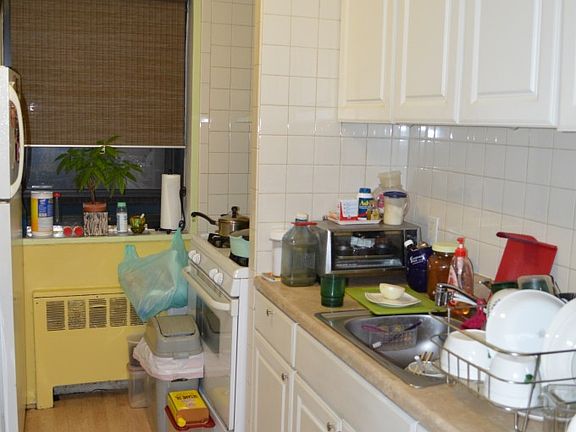 2nd image of 2335 Hudson Ter APT B10