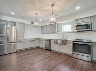 2120 Avenue R, Huntsville, TX 77340