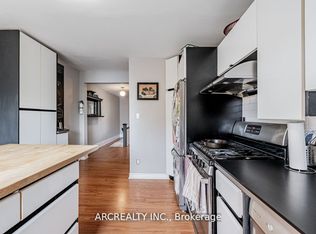 17 Garnet Ave, Toronto, ON M6G 1V6