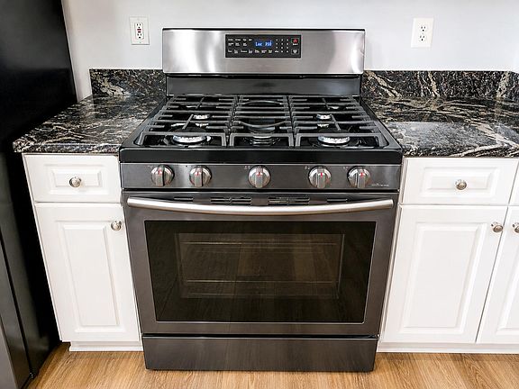 5th image of 3903 Ettrick Ct #11-42